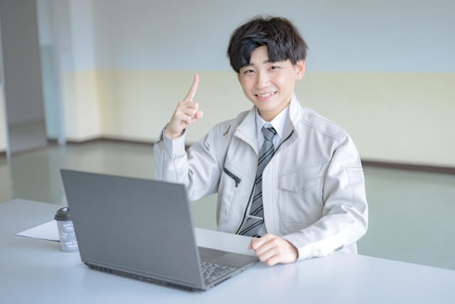 NCルーター加工と手動ルーターの違いと特徴