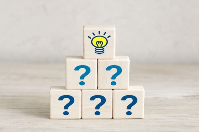 ひらめきを象徴するブロックの山