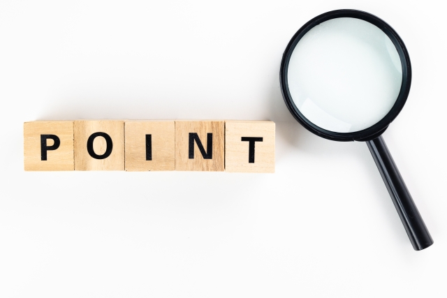 木製ブロックに書かれた重要な点